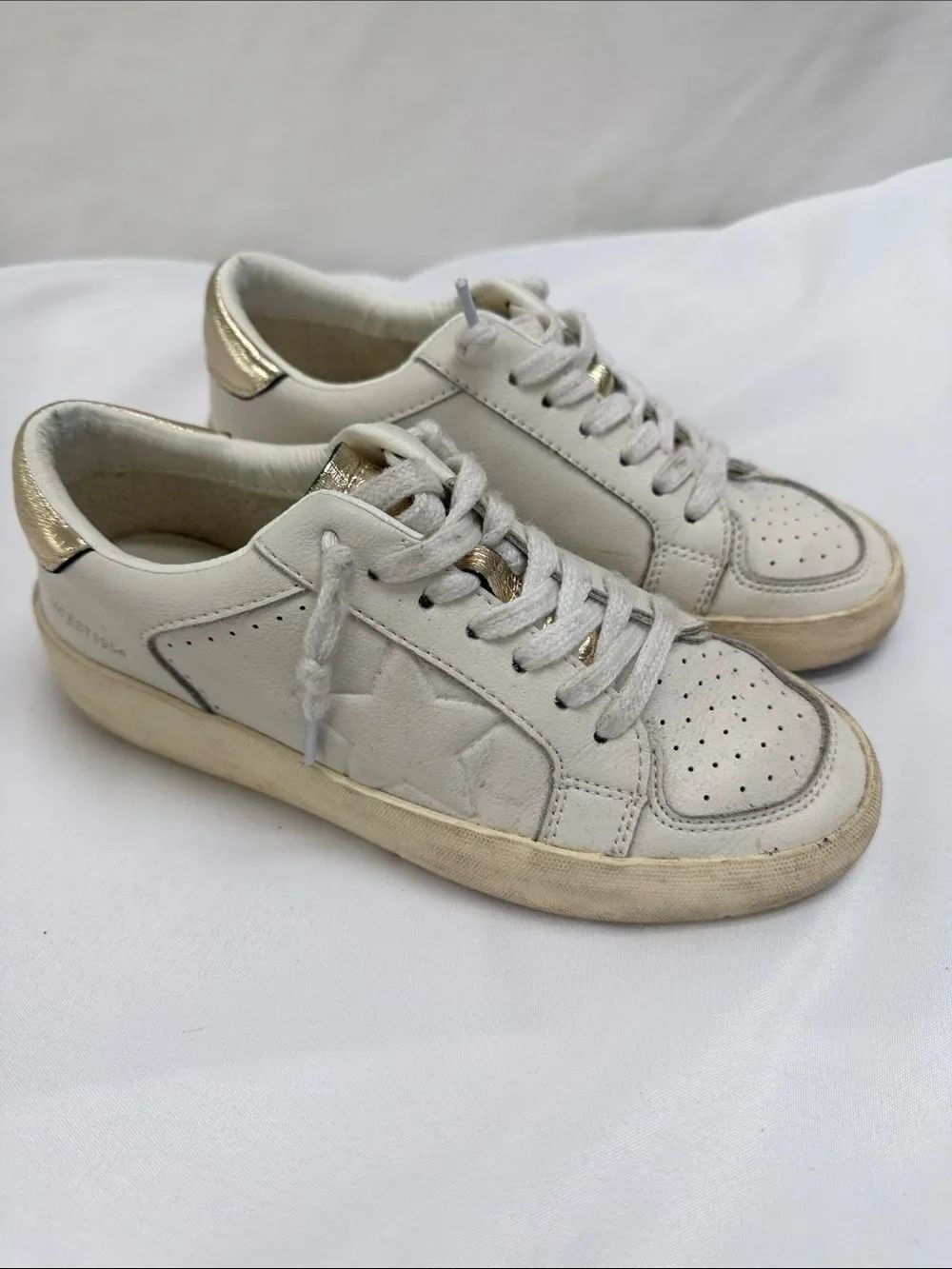 Vintage Havana White Leather Low-Top Sneakers with Gold Heel Detail